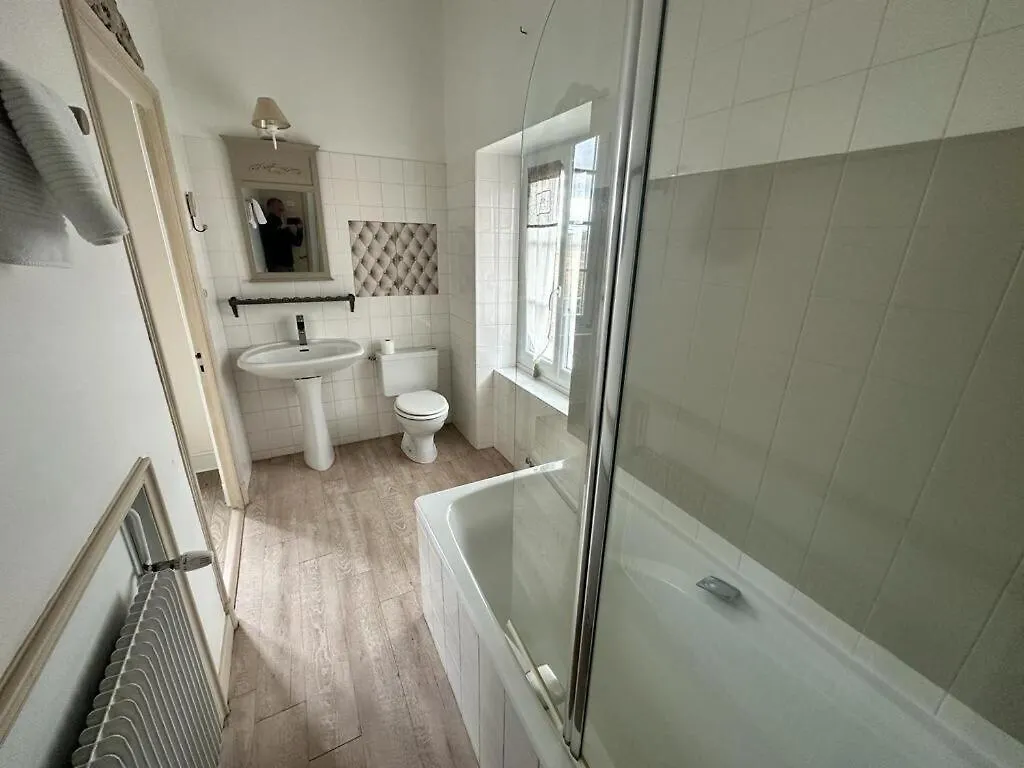 Holiday home Chateau Du Serpolet Pont-du-Chateau