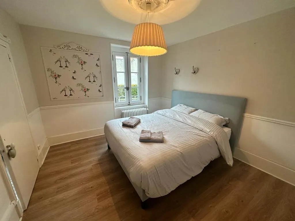 Holiday home Chateau Du Serpolet Pont-du-Chateau