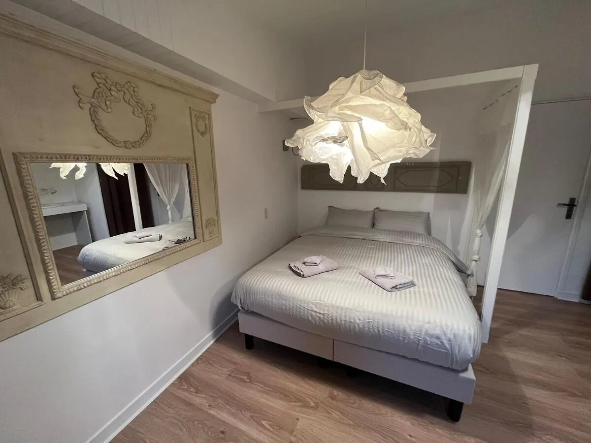 Holiday home Chateau Du Serpolet Pont-du-Chateau