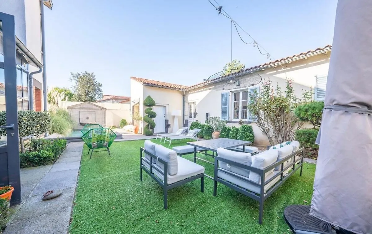 Holiday home Chateau Du Serpolet Pont-du-Chateau France