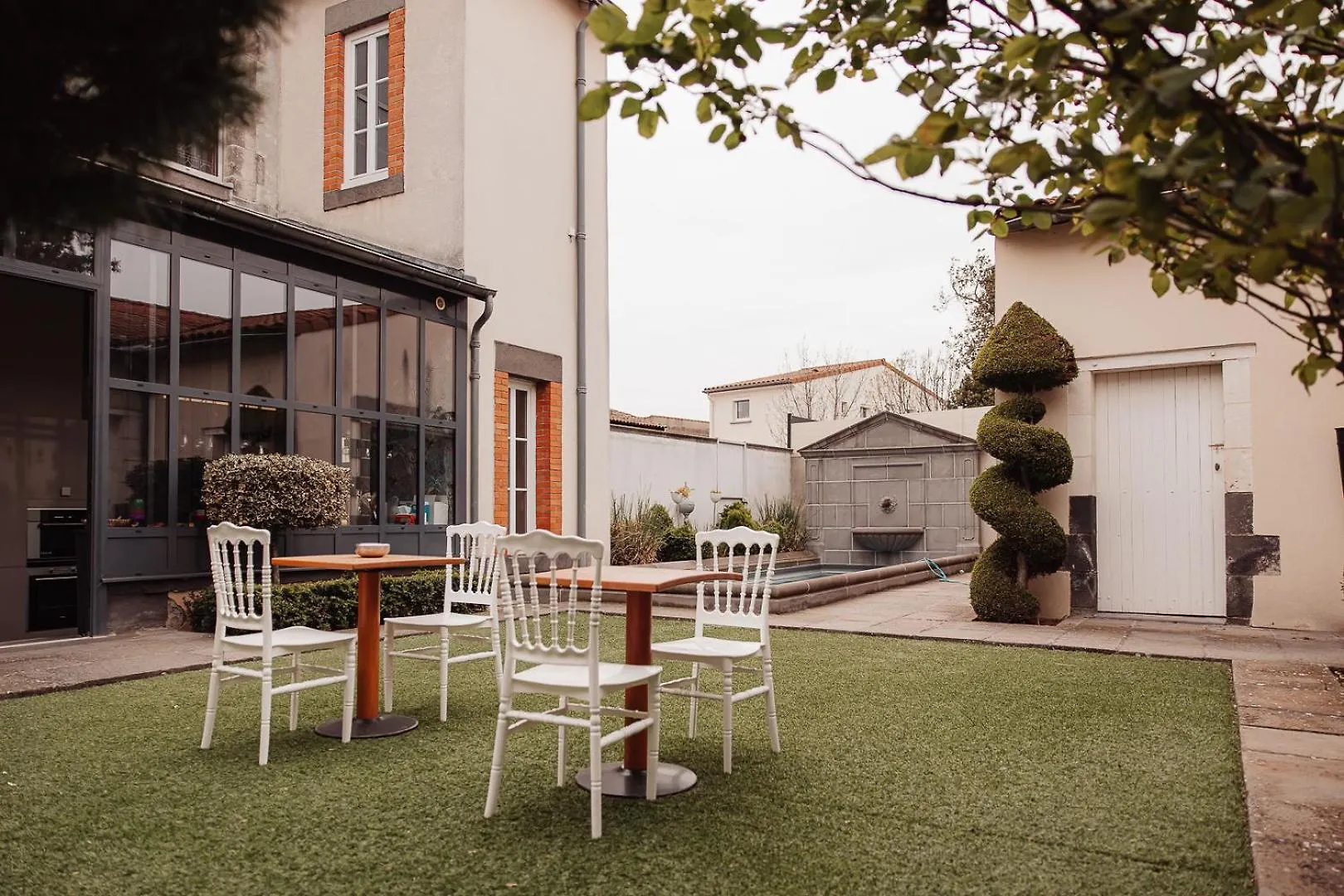 Holiday home Chateau Du Serpolet Pont-du-Chateau